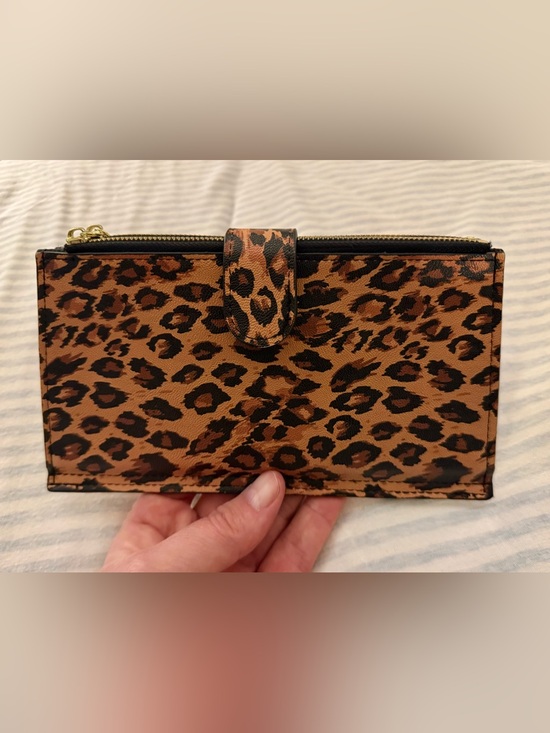 Handbags - Leopard Print Wallet Clutch